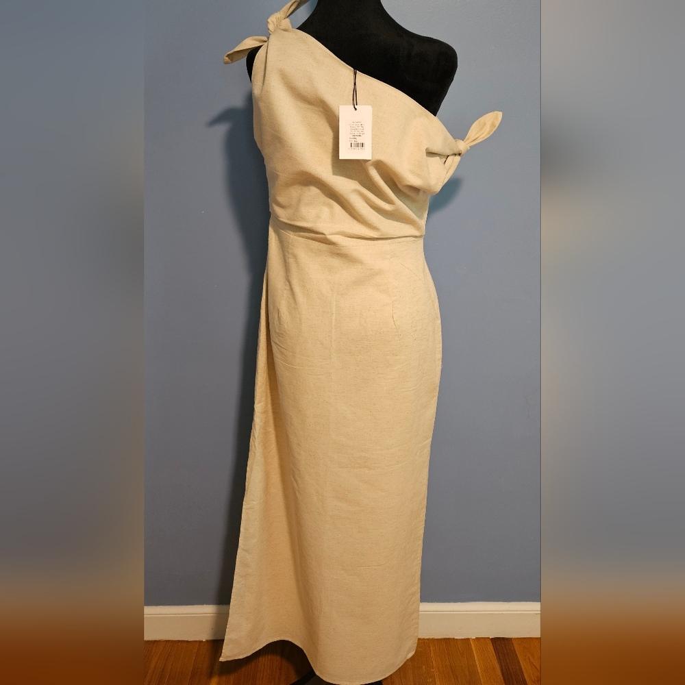 Showpo Cream Asymmetrical Ruched Gown US 8/ AU12 - Picture 3 of 6